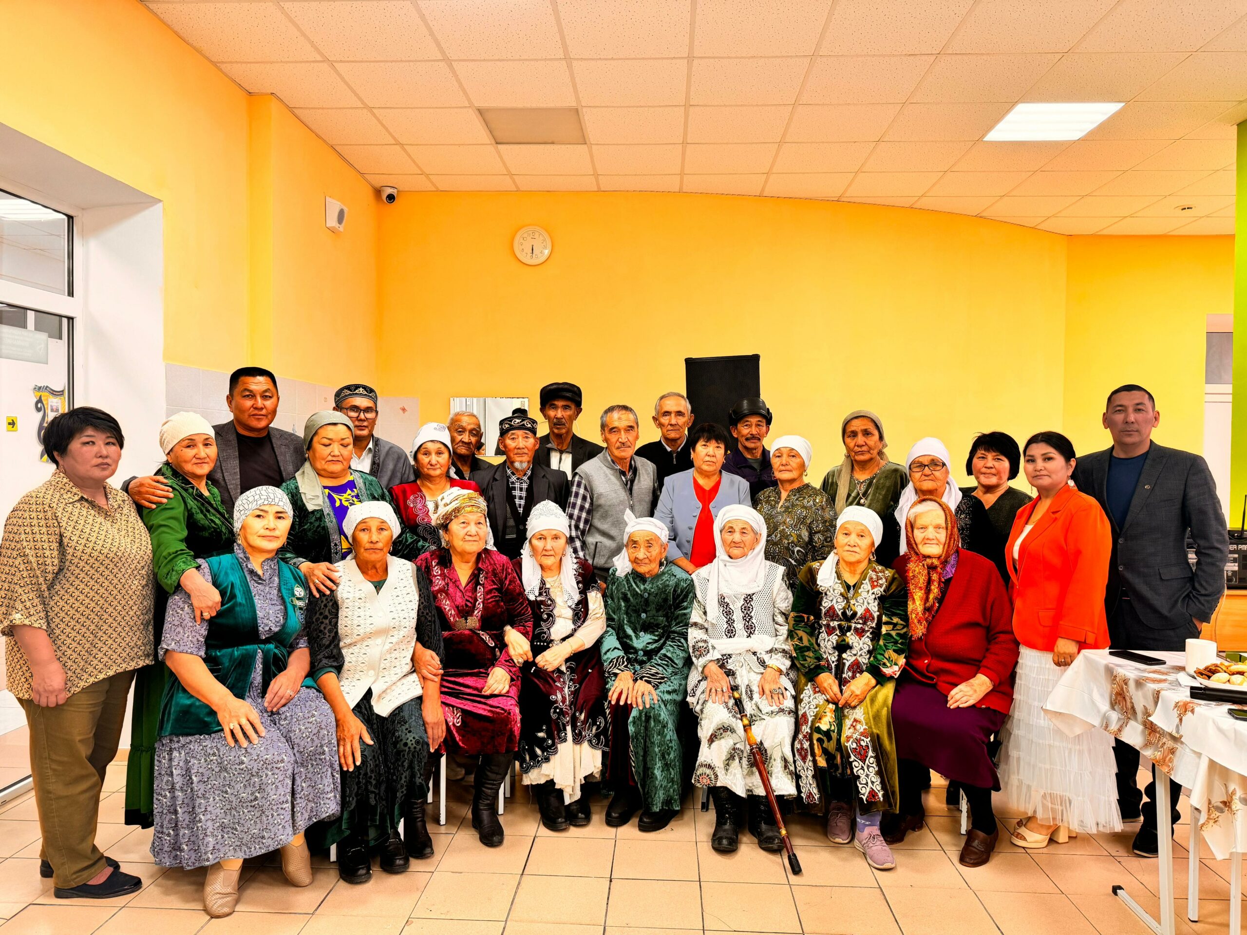 Қарт адамды сор